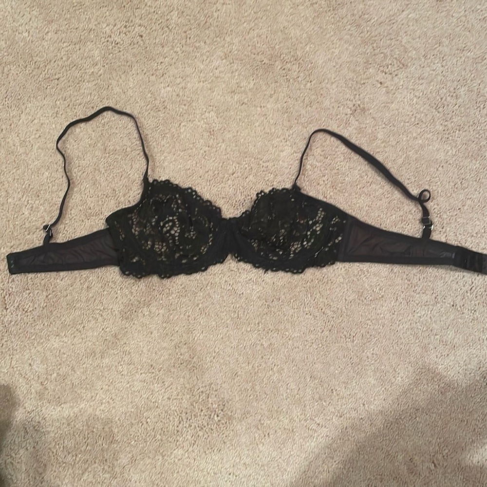 DKNY 36A black lacy bra